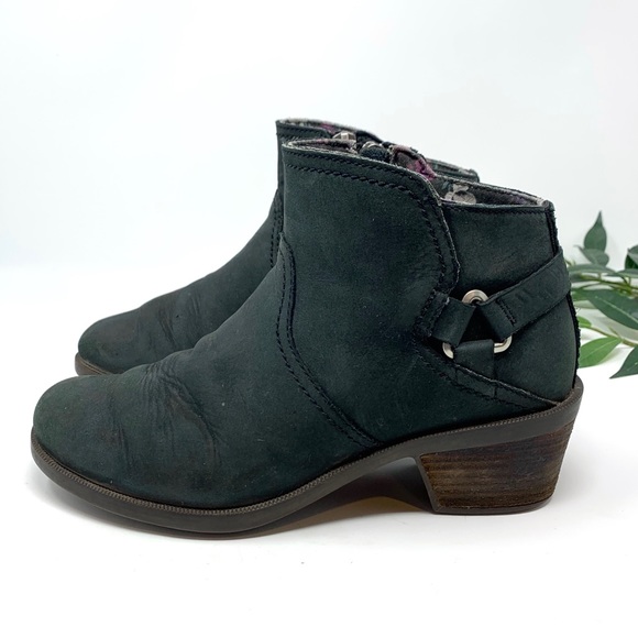 ***SOLD*** Teva Black Harness Heel Ankle Boot 6.5 - Picture 3 of 8